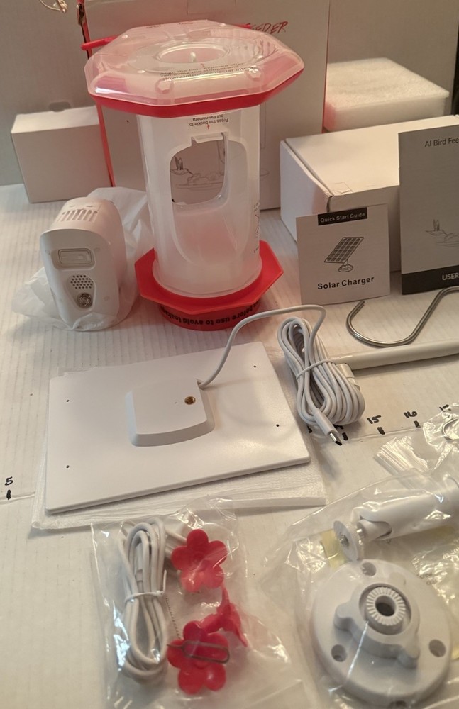 Hummingbird Feeder with Camera