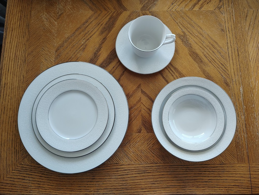 Grace Fine China Concerto 7 Piece Place Setting