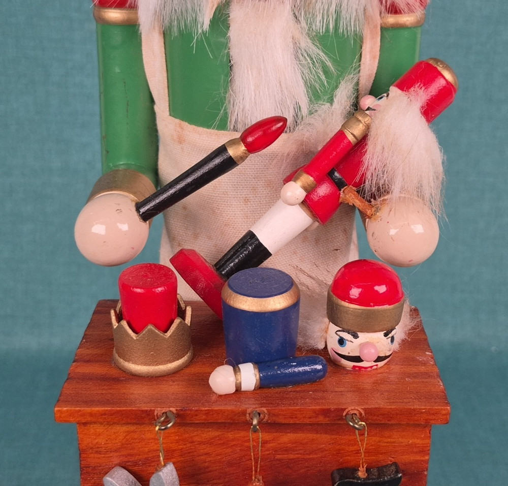15" Nutcracker Craftsman Making Small Nutcrackers ~ Unbranded
