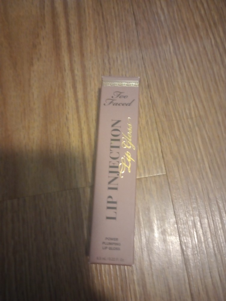 too faced lip injection lip gloss shade soulmate.