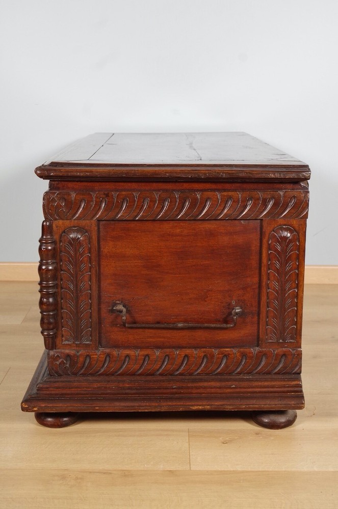 Renaissance period chest