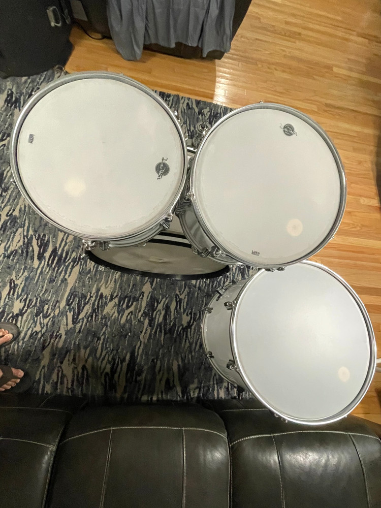 Rogers 70's Script Badge 4pc Drum Set Very Nice White