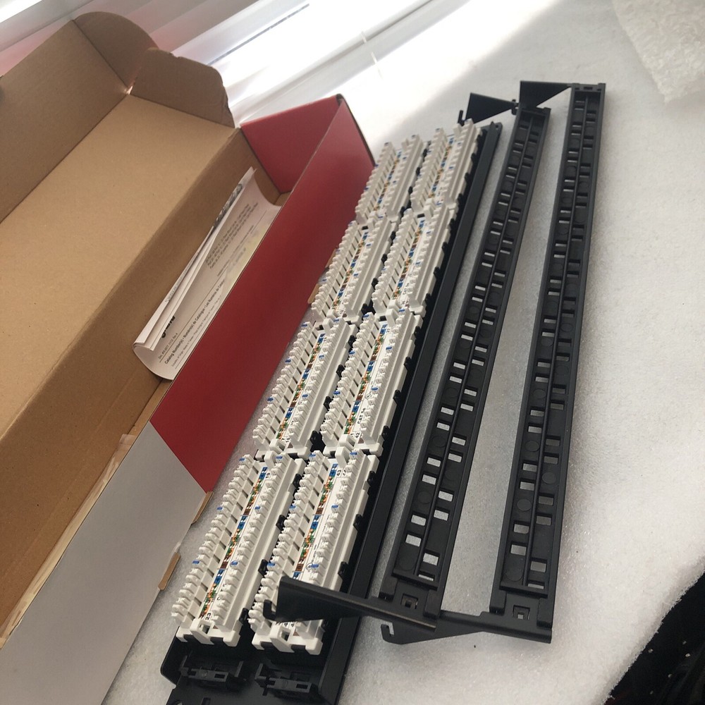 Olegrand 48845C5E 48-Port Communication Circuit Accessory Panel