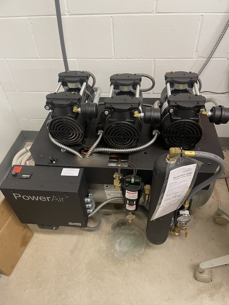 Midmark PowerAir P32 Compressor, 1 user, Low hours (955hrs)