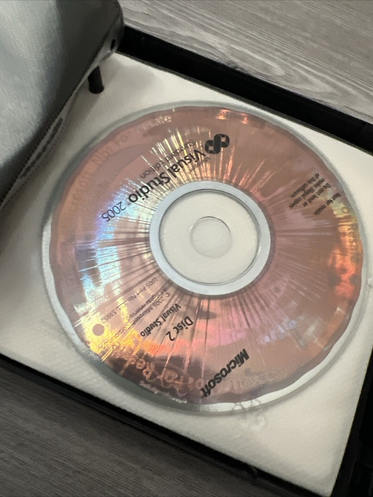 Microsoft Visual Studio 2005 Standard Edition & Licensing Set w/ Key Used