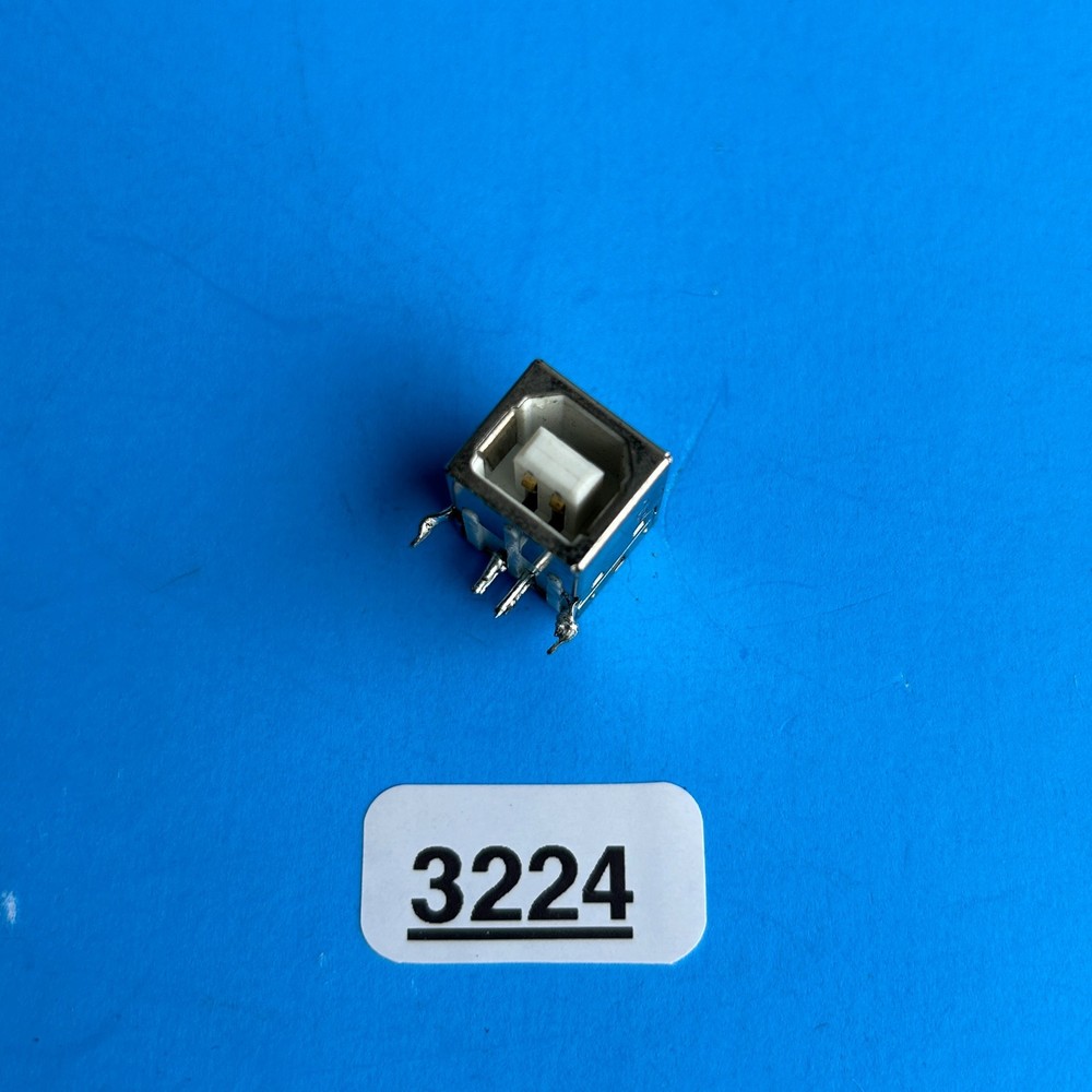 [FRS] Native Instruments MASCHINE MKI Used Part: USB Input/Output Socket