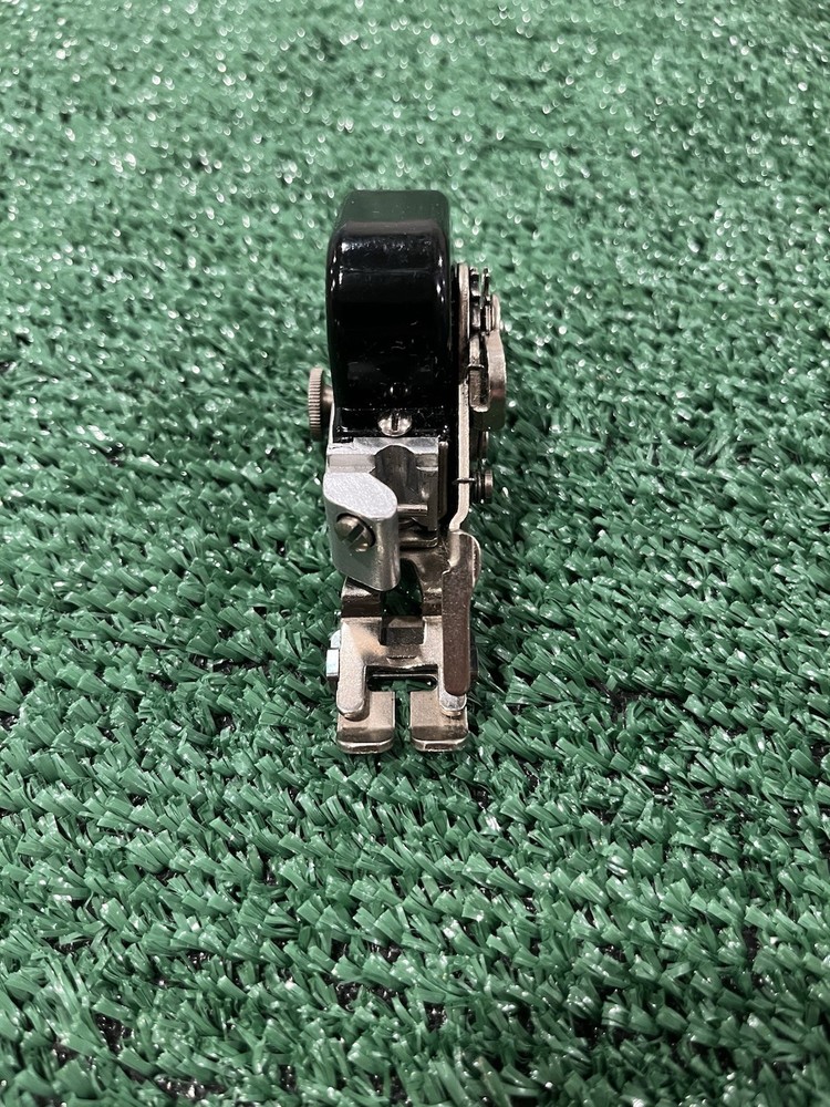 White Decorative Zigzagger Vintage