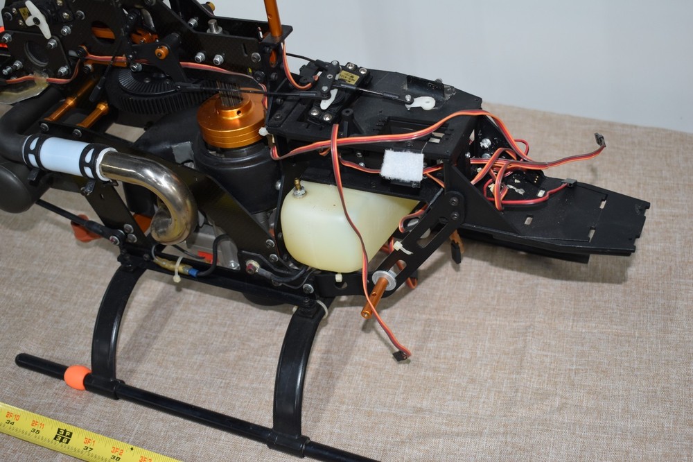 X-cell XL Carbon Gas Powered RC Helicopter pull start