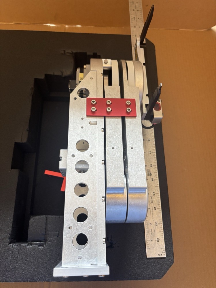 Evident SCARA robotic arm with Keyence Laser Sensor LR-Z