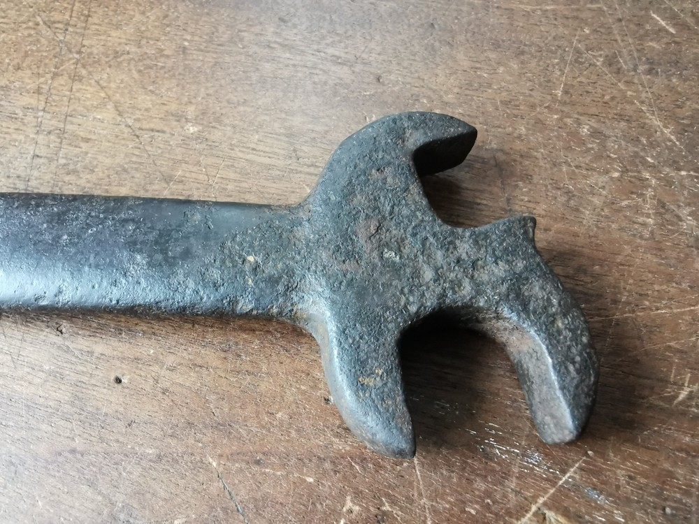 Vintage 3-way spanner marked RP9, no makers name.