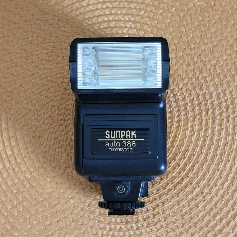 Sunpak Auto 388 Thyristor Camera Flash