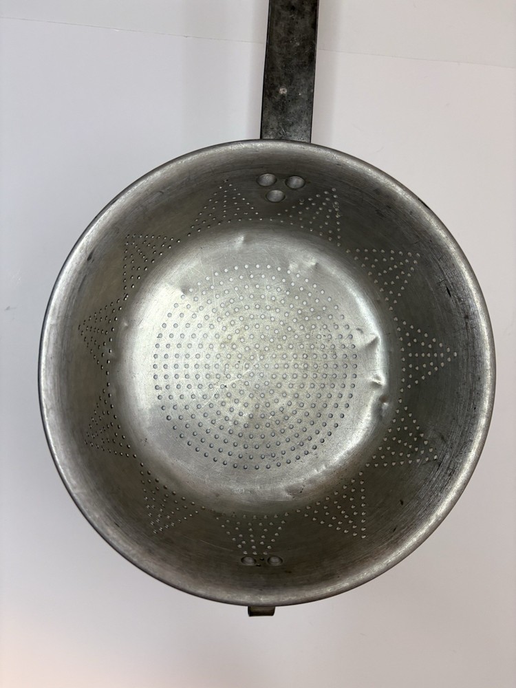 Vintage Westbend Aluminum Strainer Colander with Handle & Hook 10" Diameter
