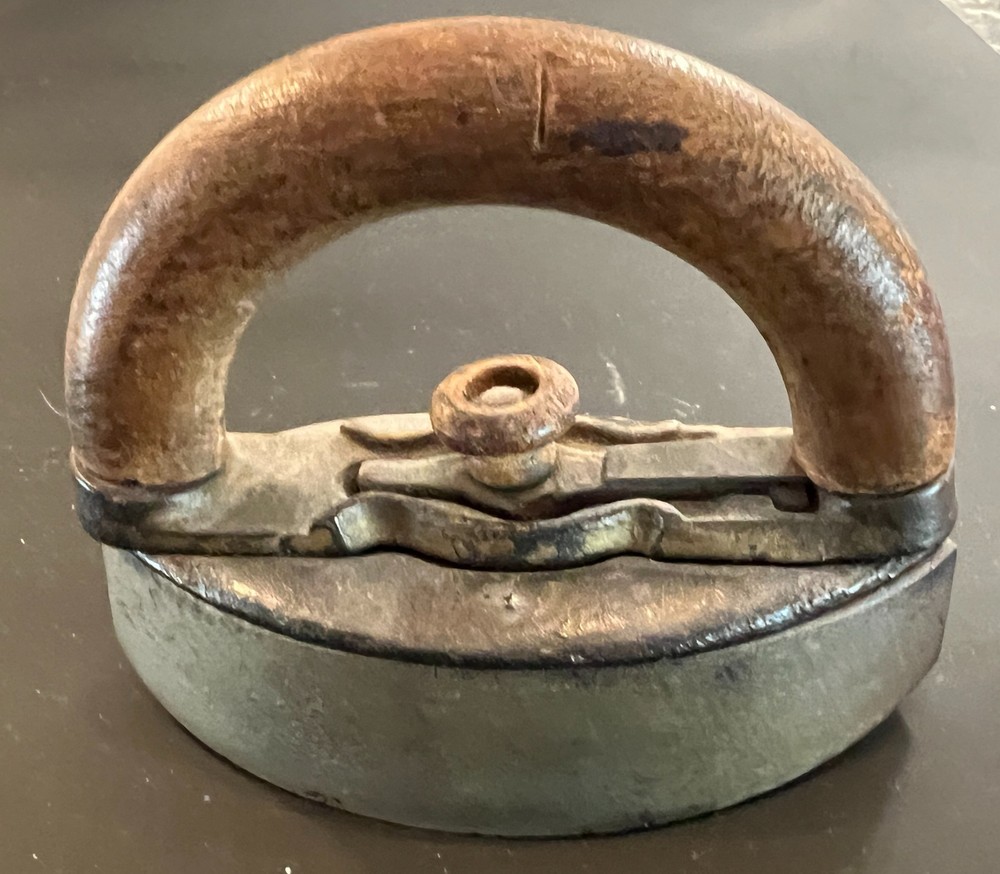 Antique Cast Iron Sad Iron With Removable Handle