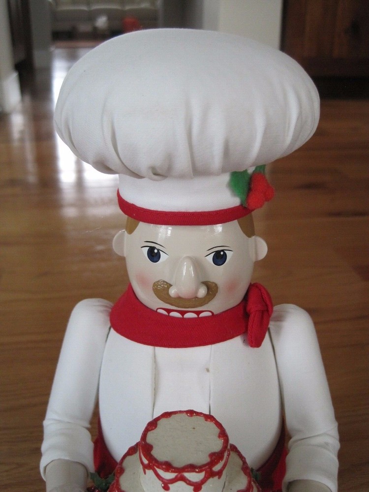 Nutcracker Village 2005 Baker 14" No Box