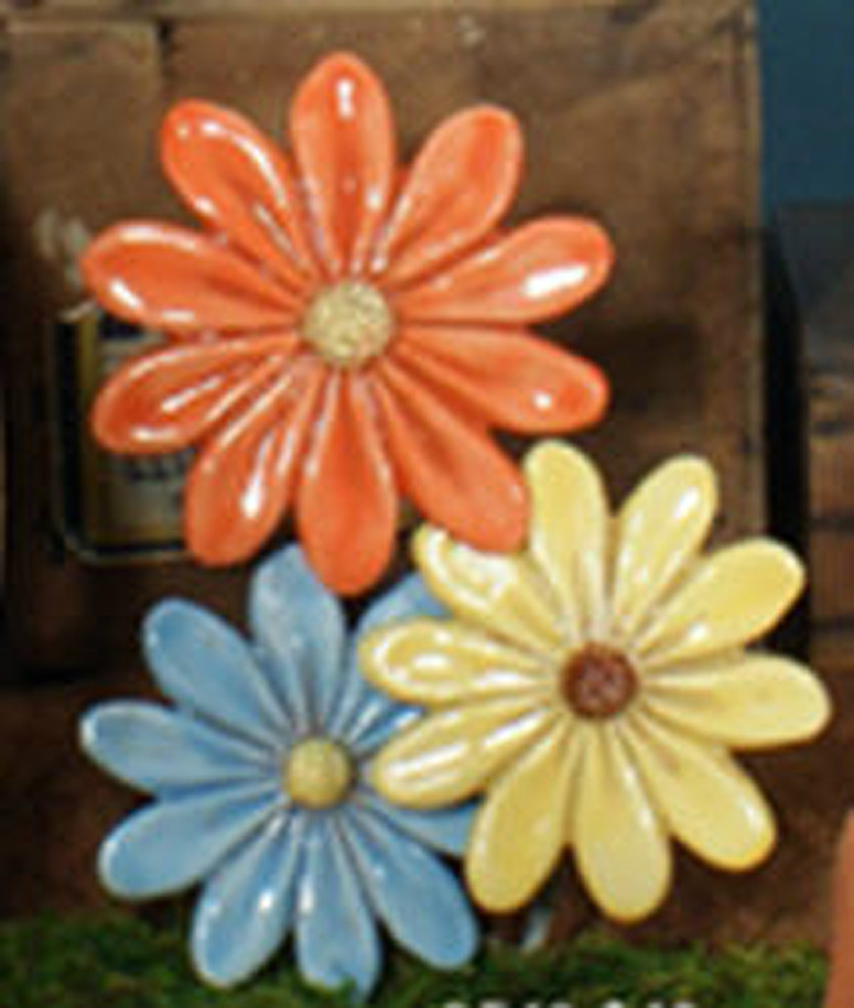 Ceramic Bisque~~ Ready to Paint~~~ 3~~ Daisy's with dowells