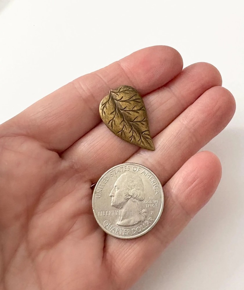 SET OF 5  BRASS STAMPING LEAF  FINDINDS /BSO2