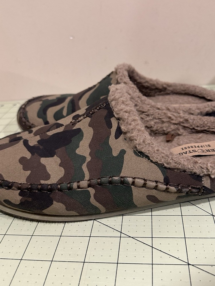 deer stags slipperooz Size 9.5