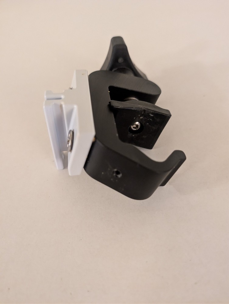 Baxter Sigma Spectrum IV Pump pole clamp