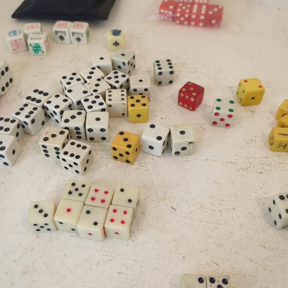 Antique dice lot 70