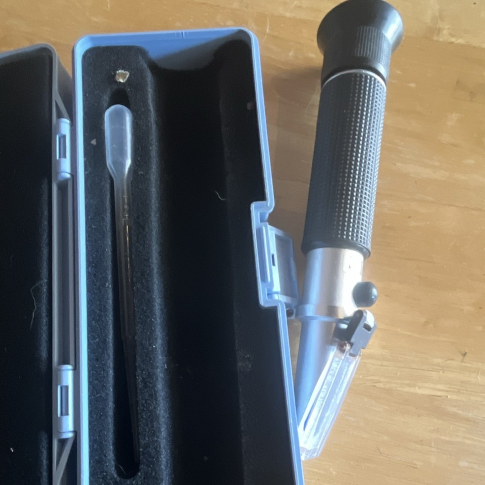 Agriculture Solutions Portable Handheld Refractometer with Case