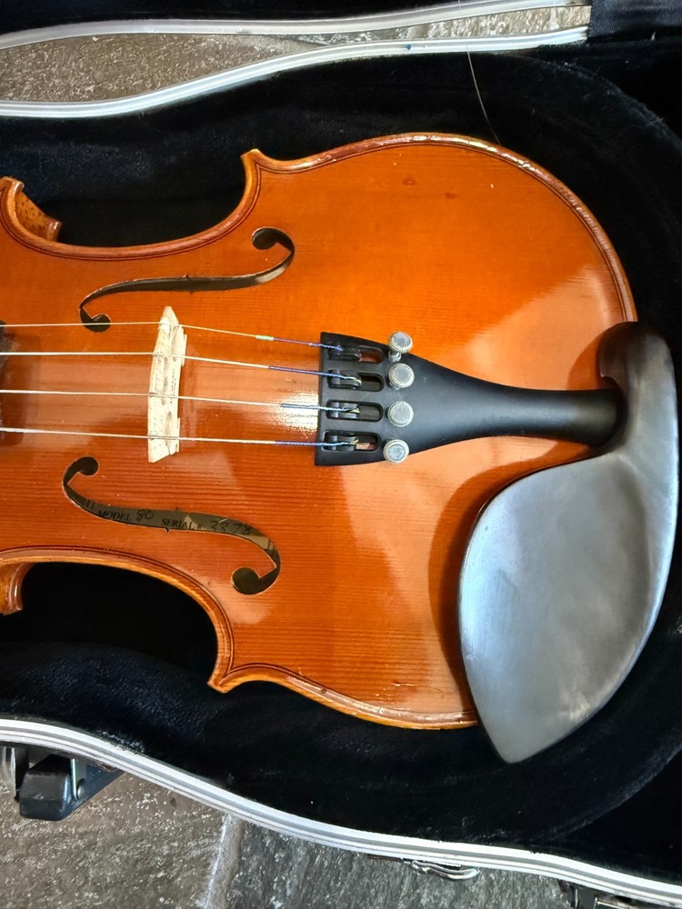 3/4 size Violin with case. Leon Albert brand
