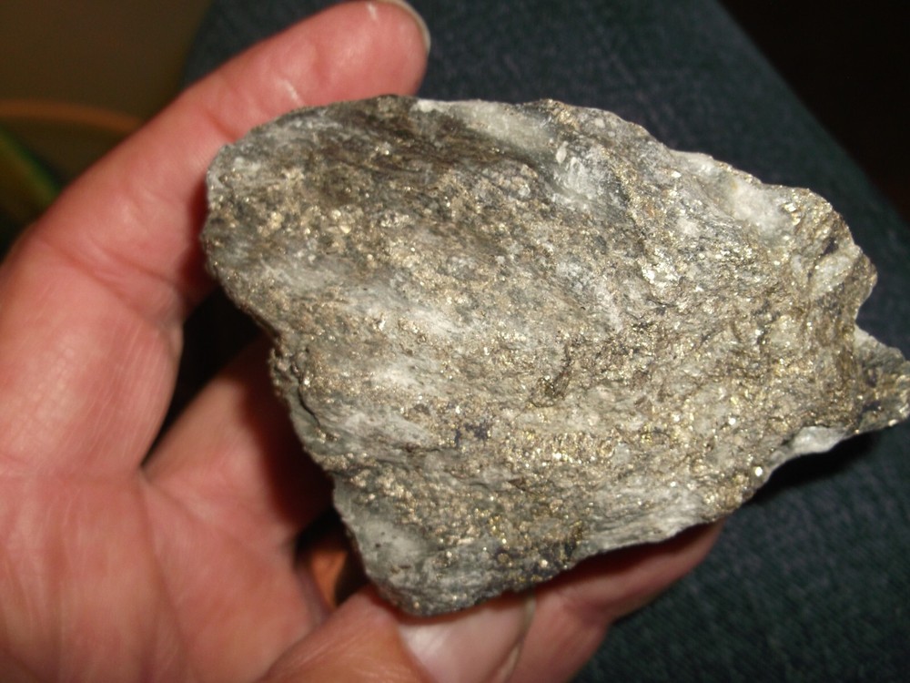 Gold, silver, copper, 271 grams samples ,ore high grade .