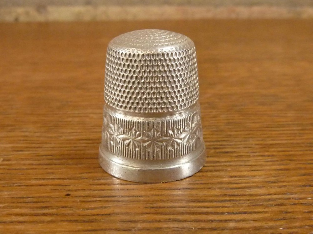 A nice Antique Charles Horner Thimble Hallmarked silver Chester 1912