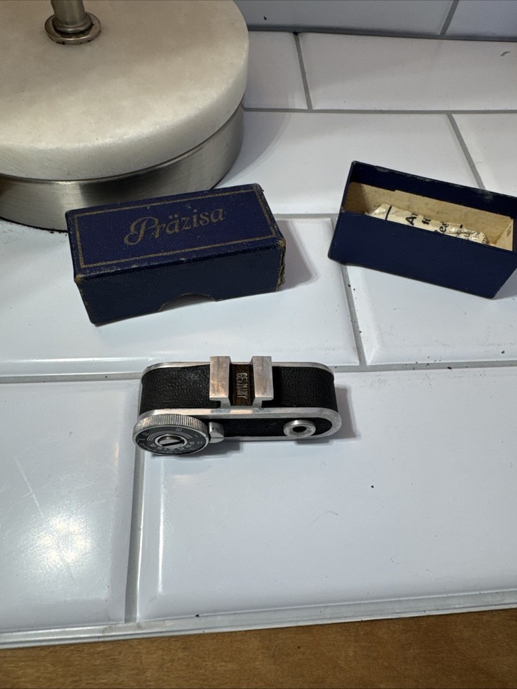 Prazisa Vintage Distance Finder