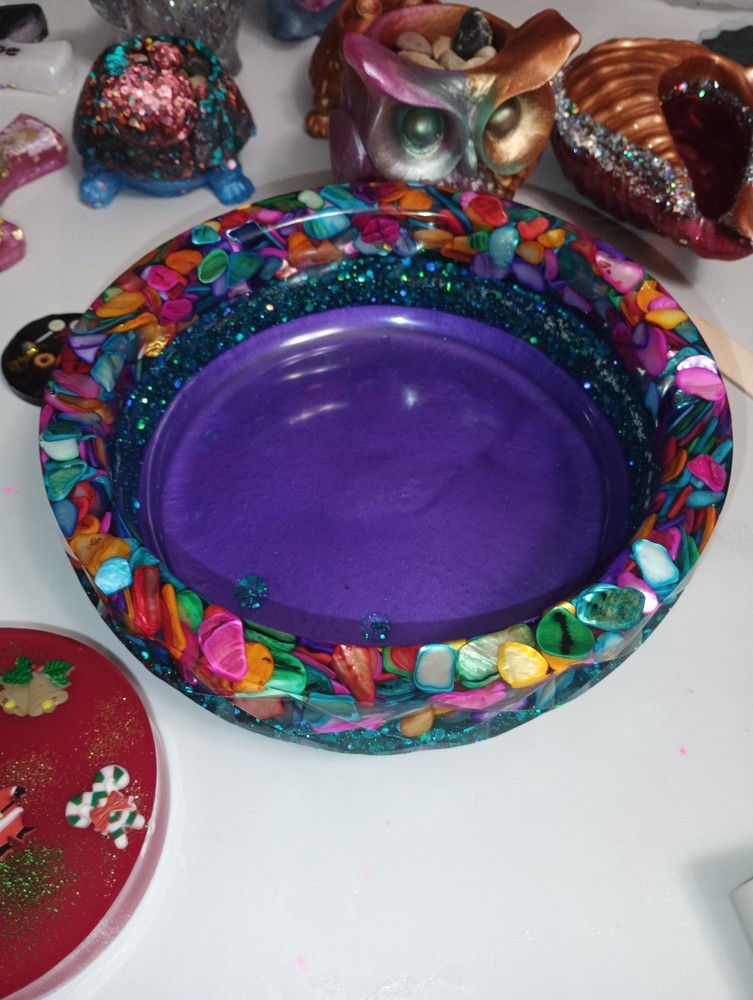 Handmade bowl 8 x 2in- epoxy resin