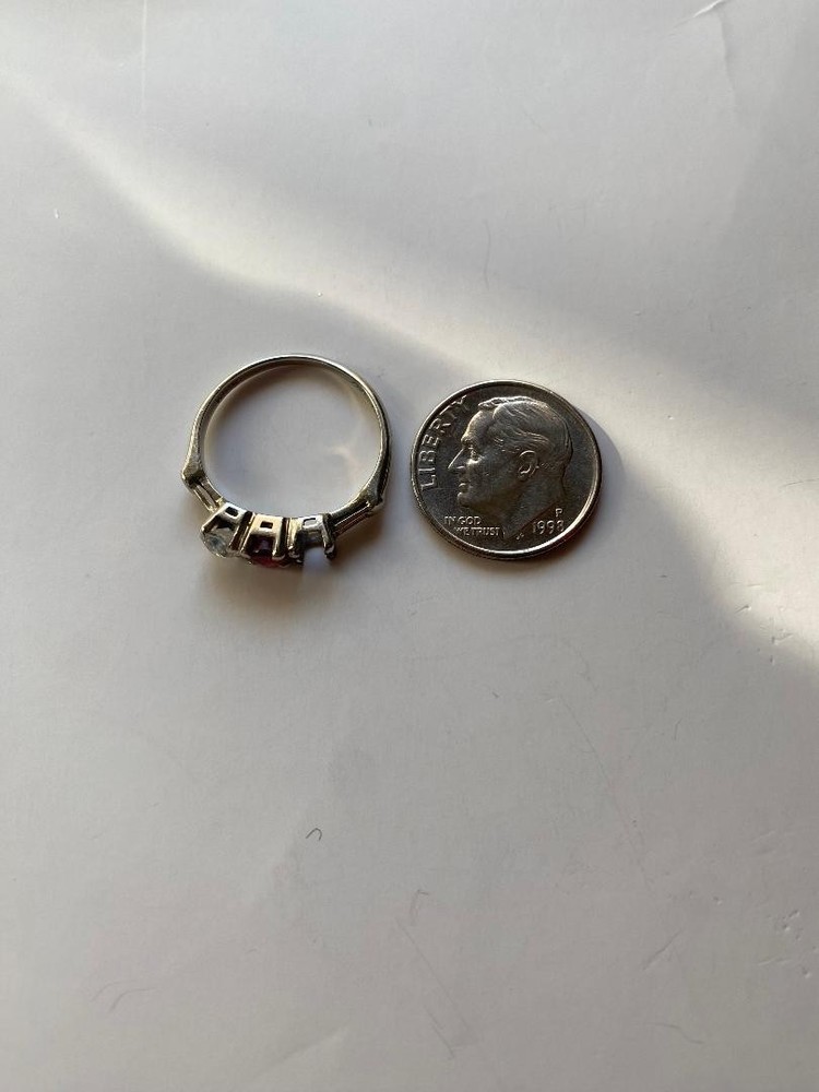 Garnet & Diamond Solid 18k White Gold 2 Stone Ring (MISSING ONE DIAMOND) size 6