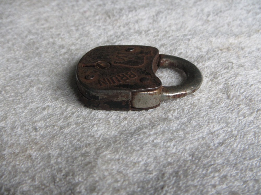 vintage Bruin eagle lock co padlock (No Key