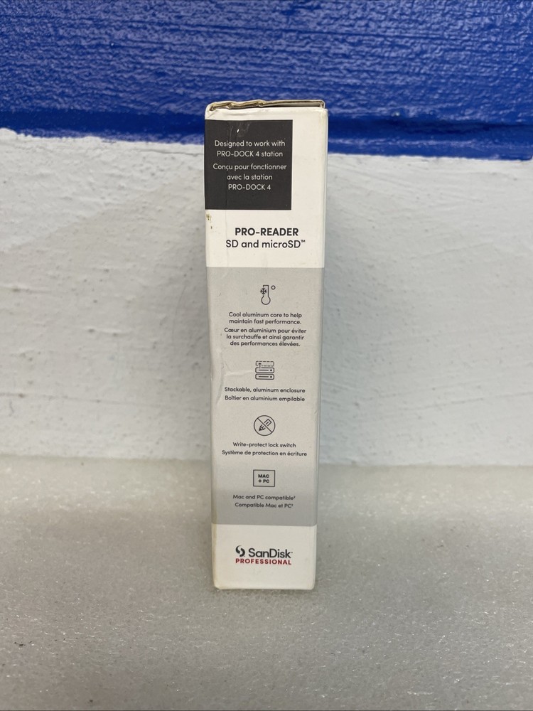SanDisk Professional PRO-READER SDPR5A8-0000-GBAND Flash Reader New Damaged Box
