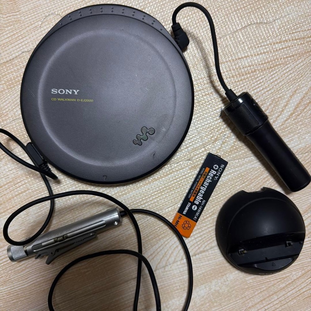 SONY D EJ200 Portable CD Player Walkman Style Compact Audio Player Ready