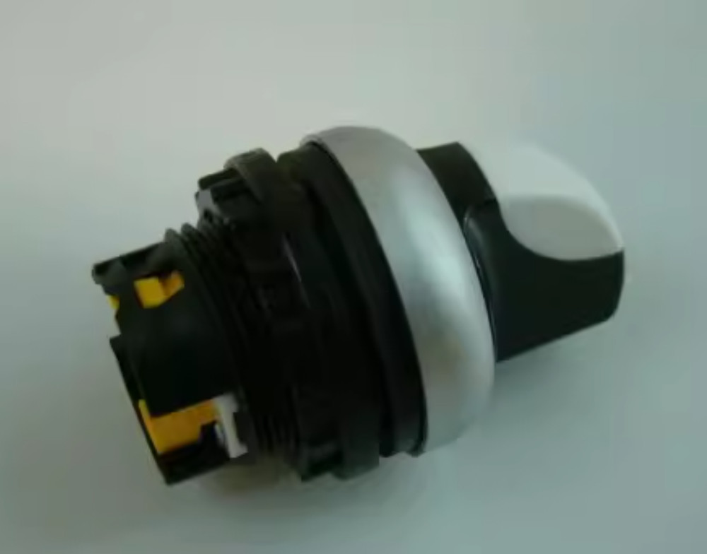 1PC NEW EATON Select button M22-WK #LL