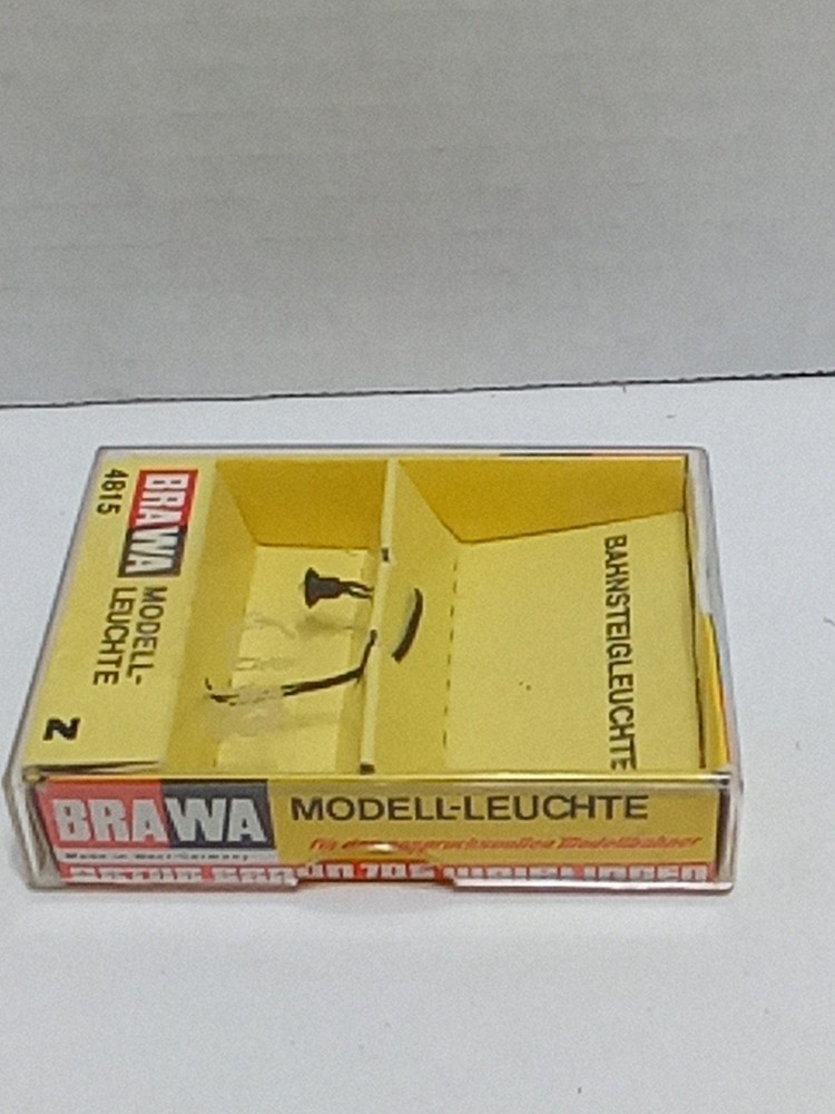 Z Scale BRAWA 4815 Platform Light Wired NIB