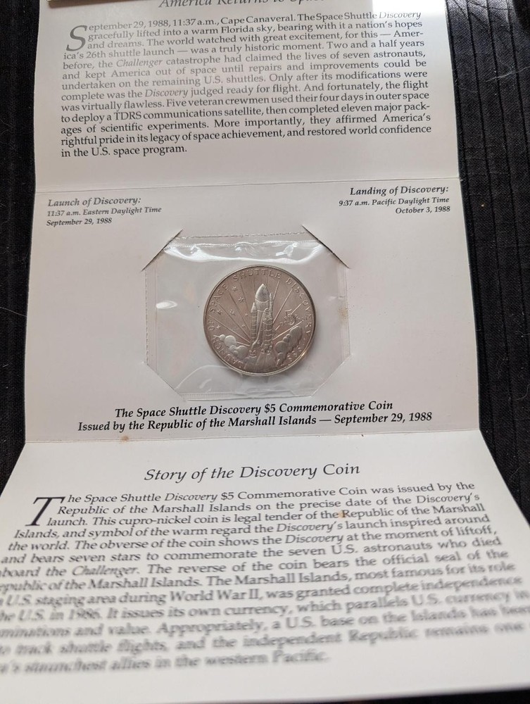 1988 Space Shuttle Discovery $5 Commemorative Coin Marshall Islands