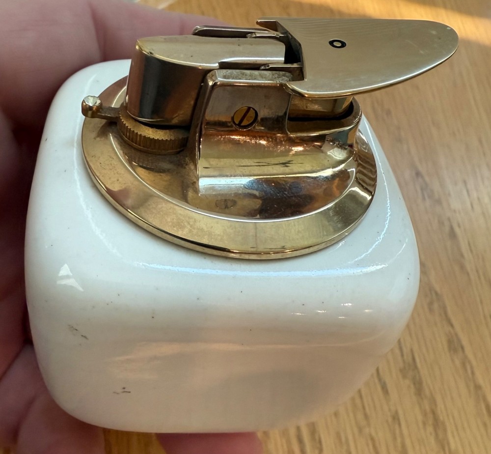 VINTAGE MID CENTURY ELEGANT RONSON  CUBE TABLE LIGHTER    GT