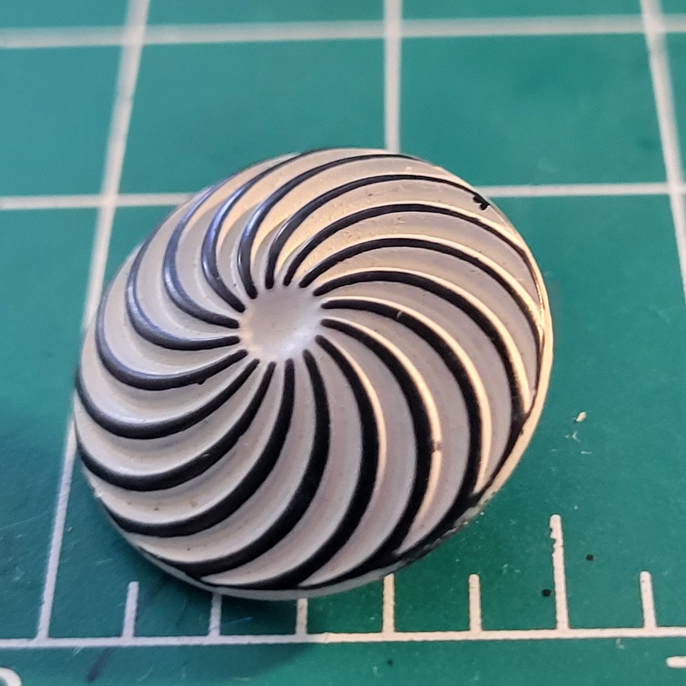 Colt # 9 button 3/4" excellent swirly 2 tone black white confirmed pattern