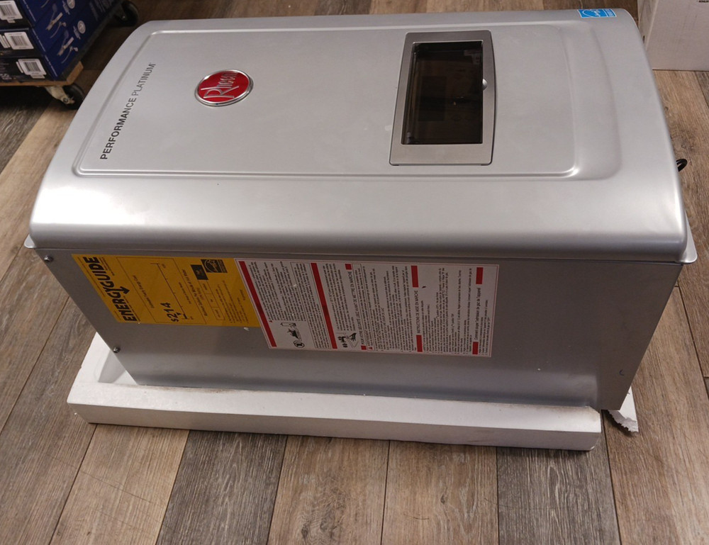 Rheem Performance Platnium ECOH200DVRHLN Tankless Water Heater (FOR PARTS ONLY)