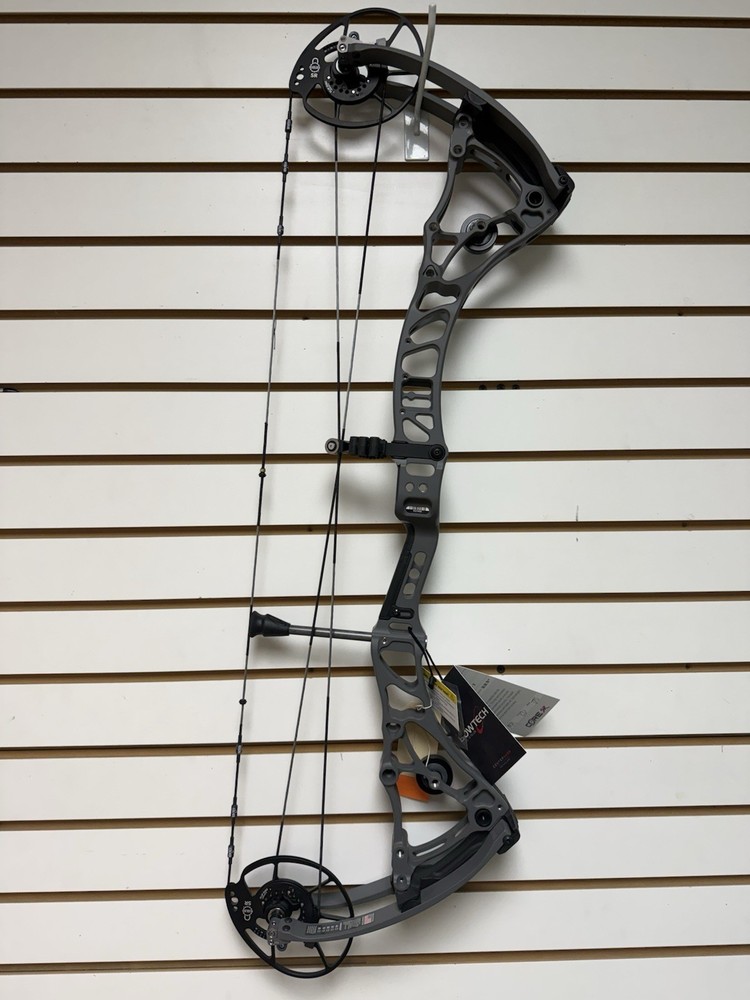 NEW Bowtech Core SR in Smoke Grey Right Hand 70# 25-30" Compound Bow