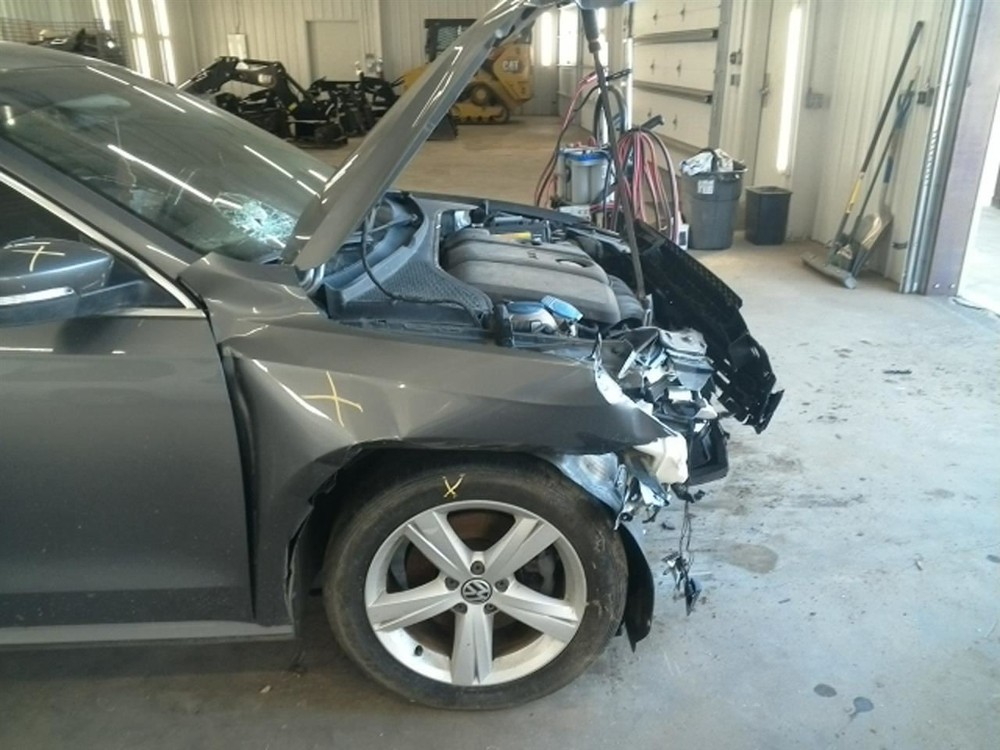PASSAT 2013 High Mounted Stop Light 104925612
