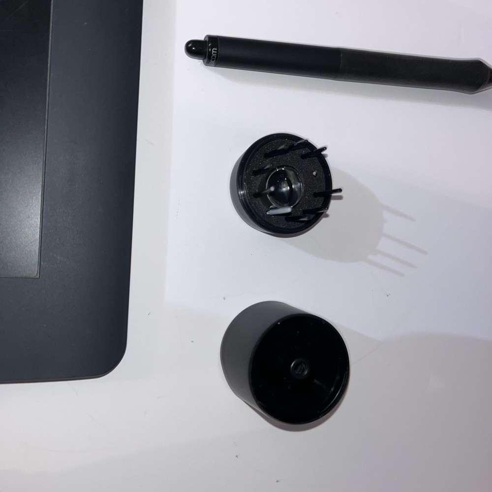 WACOM INTUOS PRO MEDIUM PEN TABLET PTH 651
