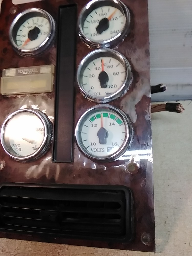 International 3592552C91 Instrument Cluster Panel