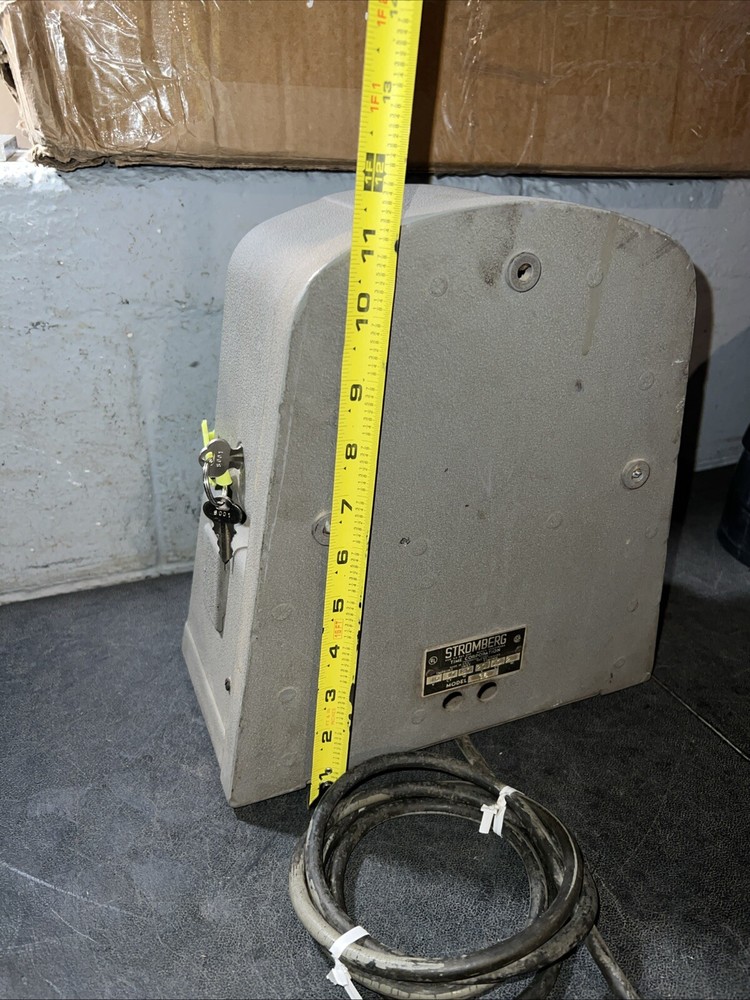 Vintage Stromberg Time clock With Keys WORKS