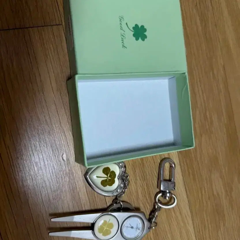 Lucky Clover Clock & Heart Keyring Set Decorative Gift