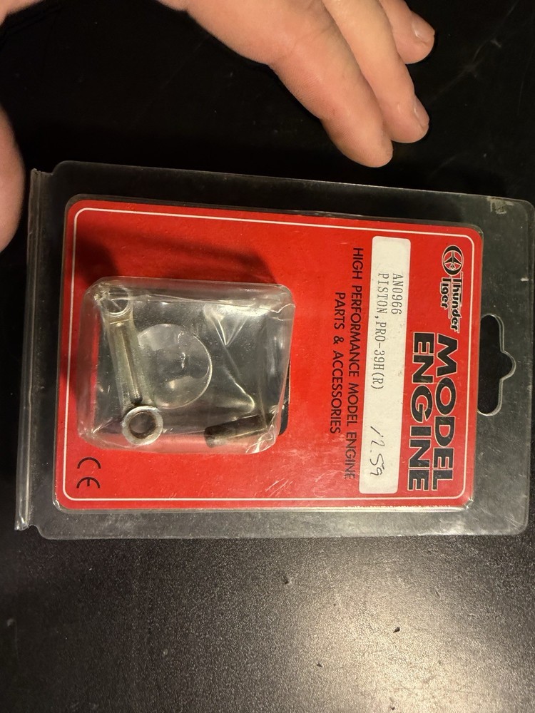 THUNDER TIGER AN0966 CYLINDER & PISTOn