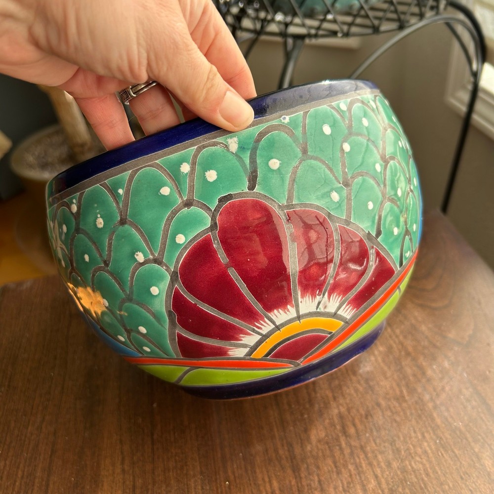 TALAVERA MEXICAN POTTERY ROUND PLANTER 6” Tall