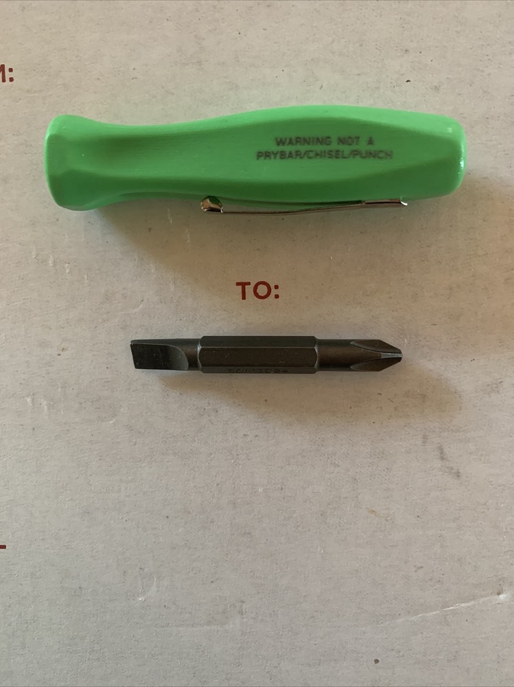 Snap-on Pocket Screwdriver. Reversible Bit. Green