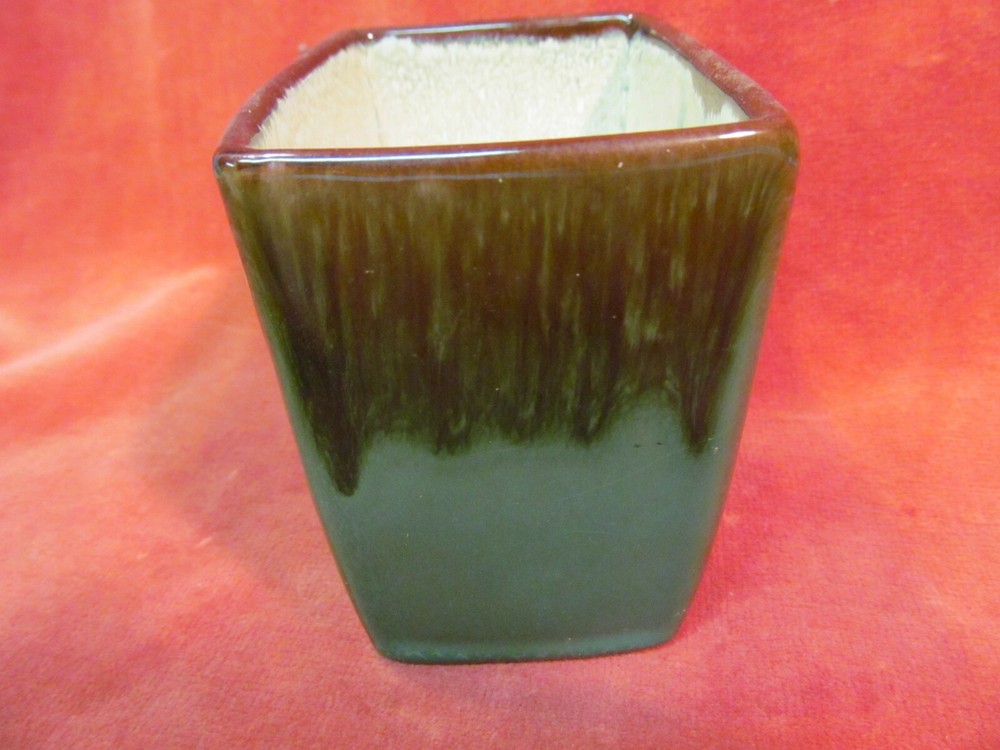 3 1/2" BROWN & GREEN DRIP PLANTER SIGNED VEGA 34