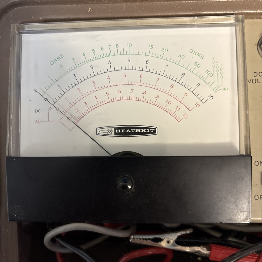 Vintage Heathkit Utility Solid State Voltmeter Model IM-17 in Hard Case